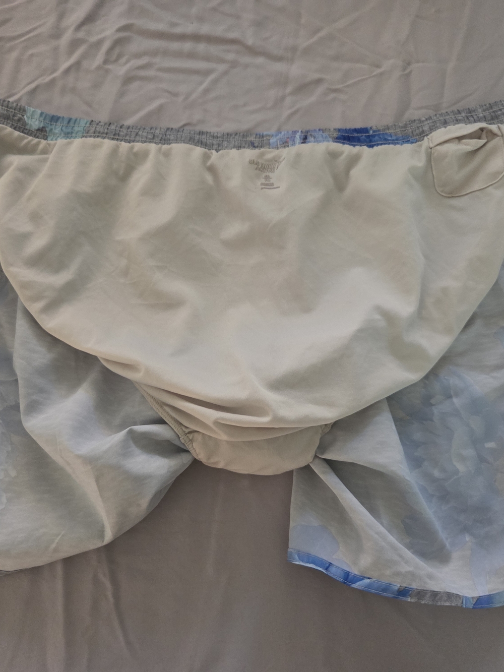Old Navy Active Shortd - Picture 4 of 5